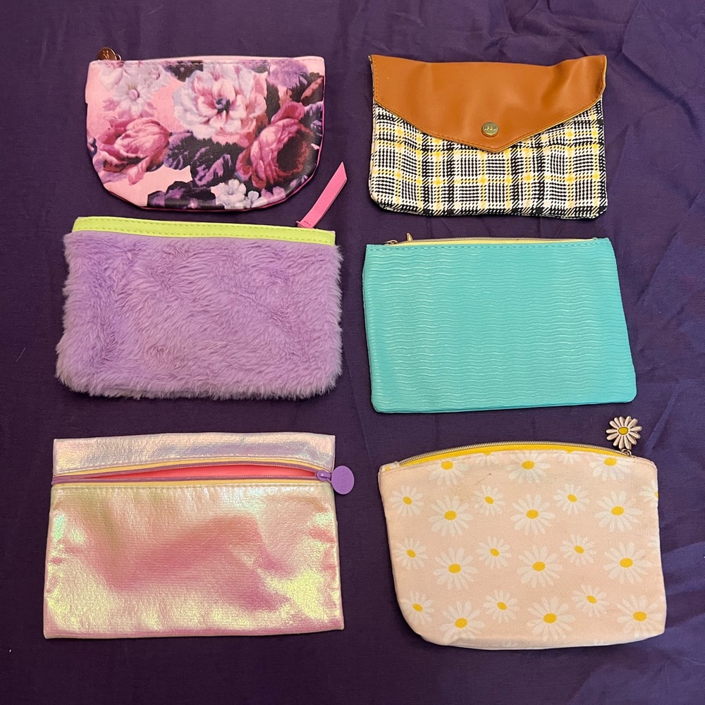 Set of 6 Makeup & Accessory Bags – Mixed Textures & Prints